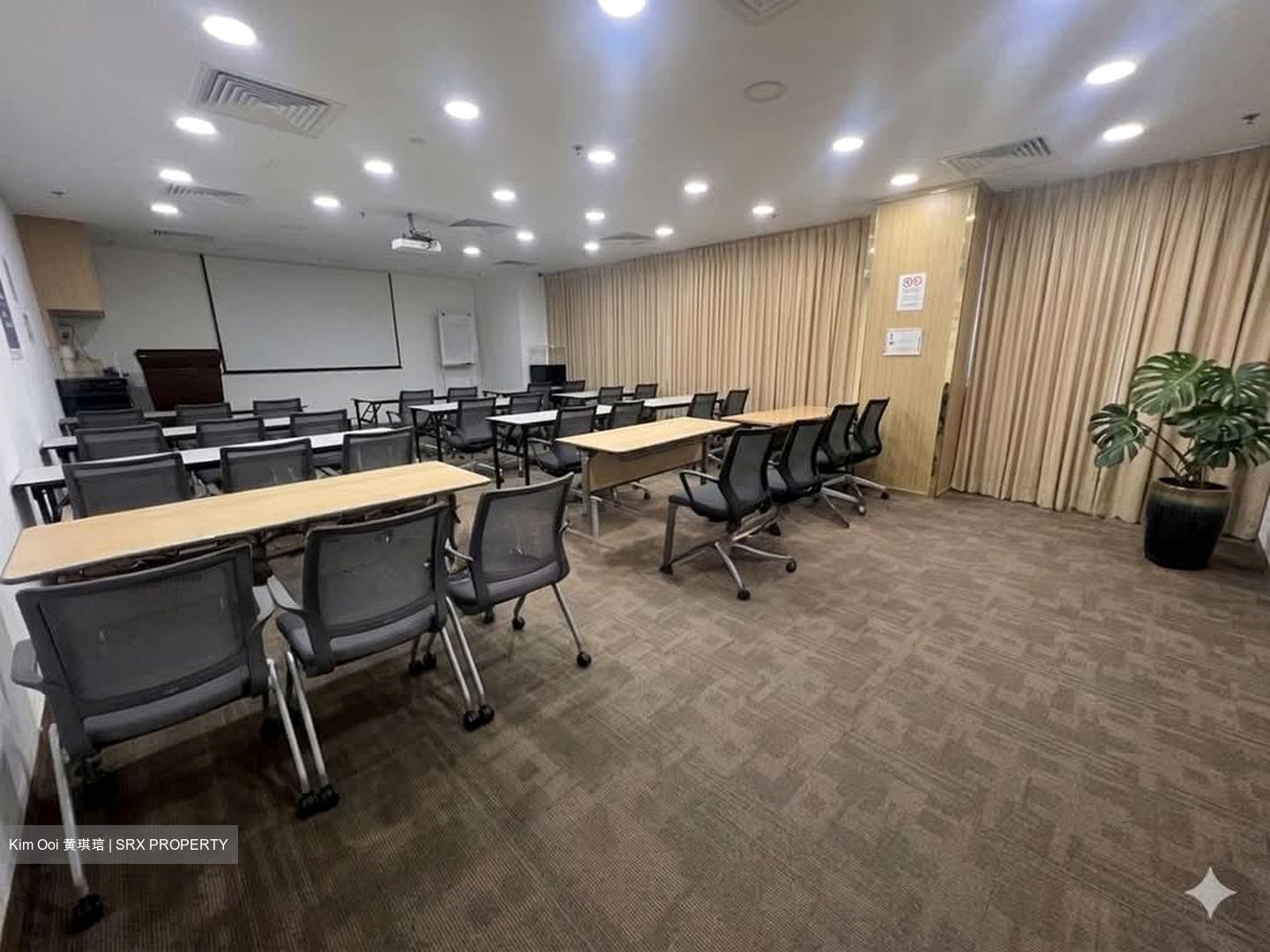Chinatown Point (D1), Office #570017381